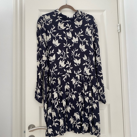 GANNI - Women's Maxwell Crepe High Neck Dress - Vanilla Ice Bell Flower - Picture 4 of 11